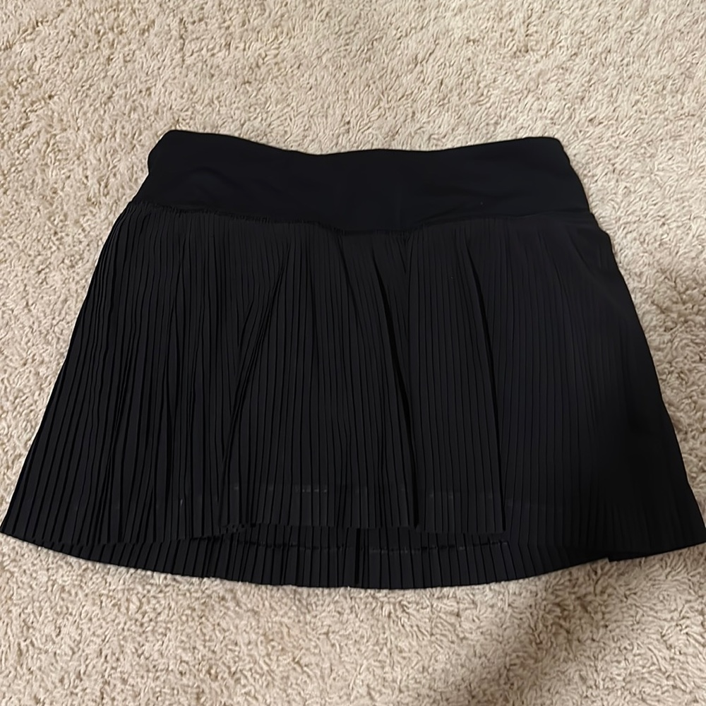 Lululemon black size 2 pleated mid rise mini tennis skirt